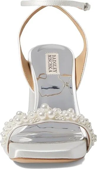 Badgley Mischka Calida Women's Sandals Soft White : 8.5 M - Image 2