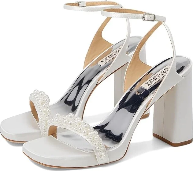 Badgley Mischka Calida Women's Sandals Soft White : 8.5 M