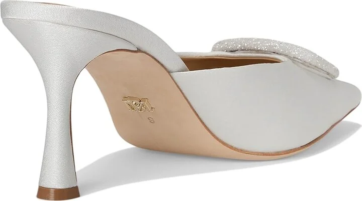 Badgley Mischka Graylynn Women's Shoes Soft White : 6 M, Wool - Image 4