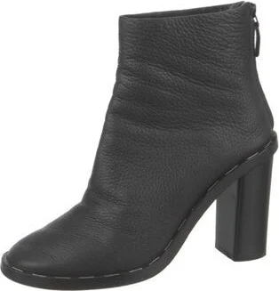 Balenciaga - Image 2