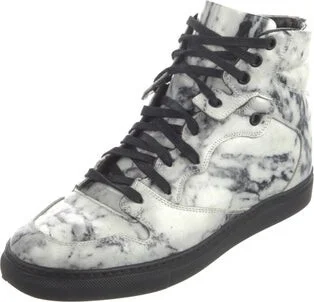 Balenciaga - Image 2