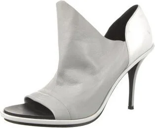 Balenciaga - Image 2