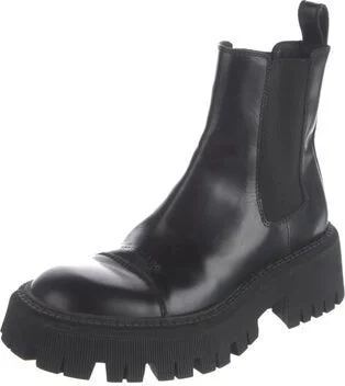 Balenciaga - Image 2