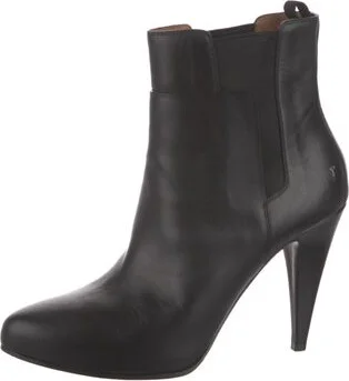 Balenciaga - Image 2