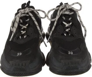 Balenciaga - Image 2