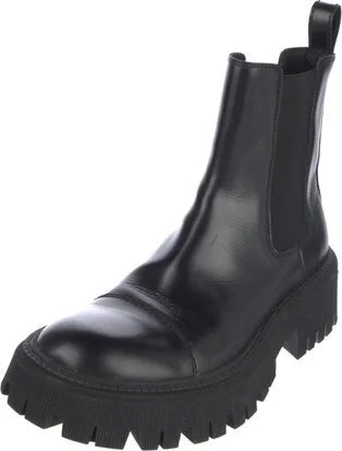 Balenciaga - Image 2