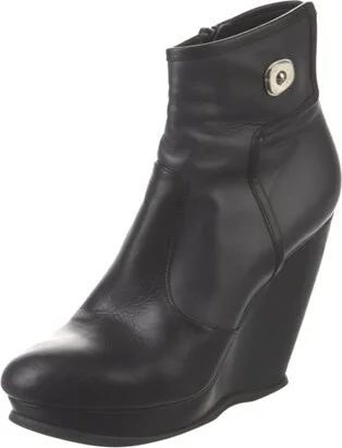 Balenciaga - Image 2