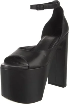 Balenciaga - Image 2