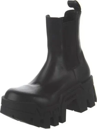 Balenciaga - Image 2