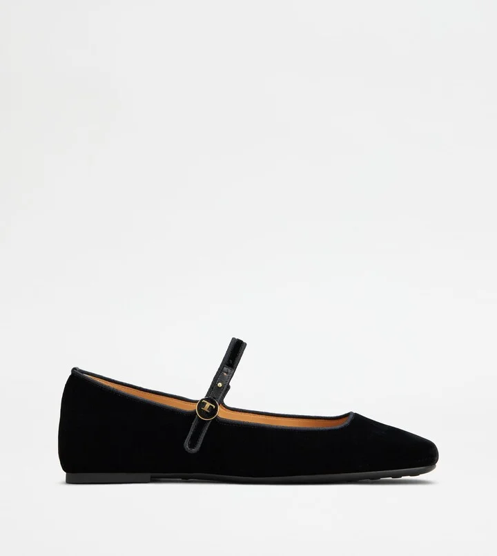 Ballerinas in Velvet