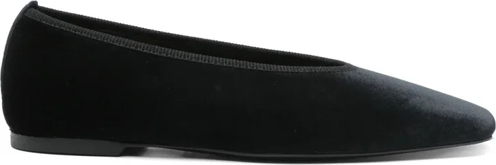 Ballerinas toteme