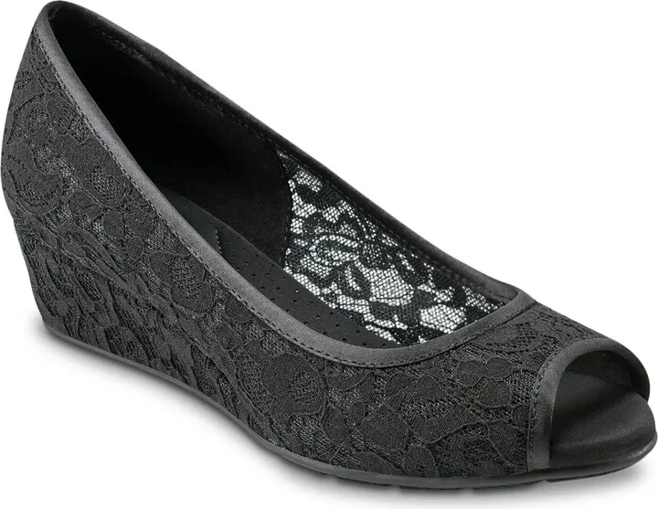 Bandolino Candra Wedge Pump