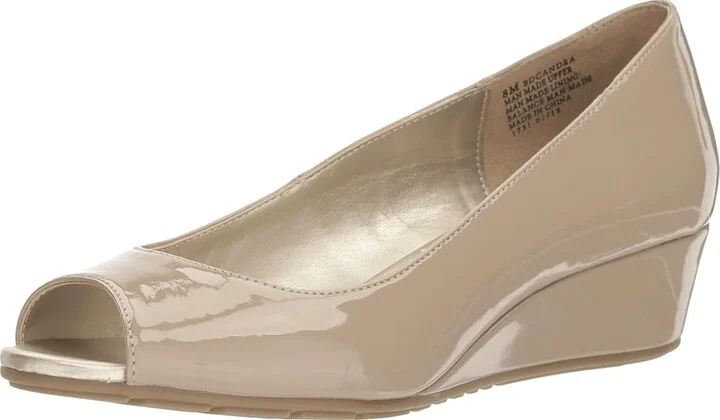 Bandolino Candra Women's Wedge Shoes Cafe Latte Sleek Patent PU : 5 M, Synthetic - Image 2