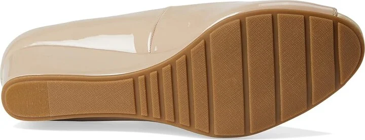 Bandolino Candra Women's Wedge Shoes Cafe Latte Sleek Patent PU : 5 M, Synthetic - Image 4