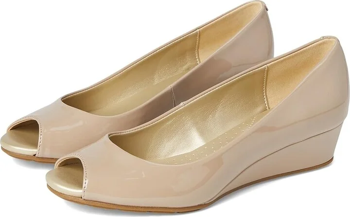 Bandolino Candra Women's Wedge Shoes Cafe Latte Sleek Patent PU : 5 M, Synthetic