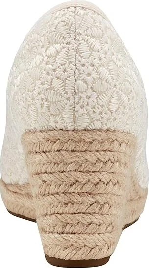 Bandolino Nuri Women's Sandals Cream : 8.5 M, Synthetic - Image 4