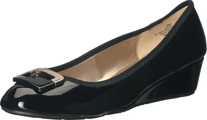 Bandolino Tad Women's Sandals Black Super Soft Patent Pu : 5.5 M, Synthetic - Image 2