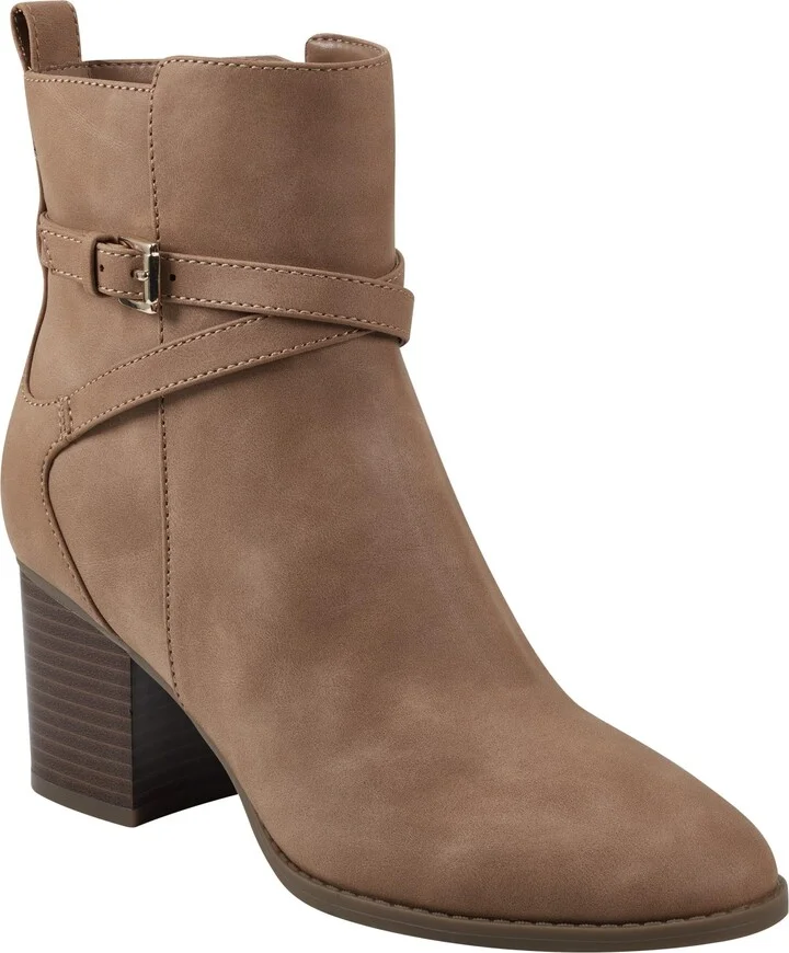 Bandolino Women's DISSY Ankle Boot