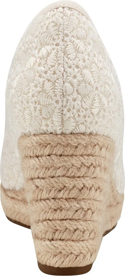 Bandolino Women's Nuri Peep Toe Espadrille Wedge Pumps - Image 11