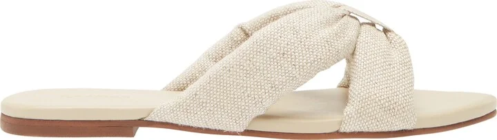 Banha Pointed Toe Slide Sandal - Image 3