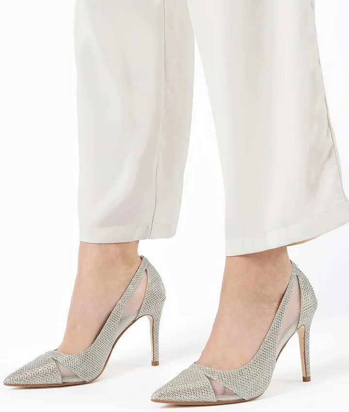 Banquets Pointed Toe Pump - Image 2