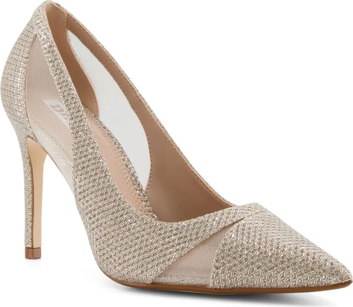 Banquets Pointed Toe Pump