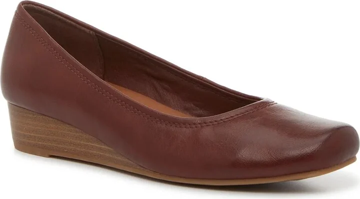 Baretraps Covette Wedge SlipOn