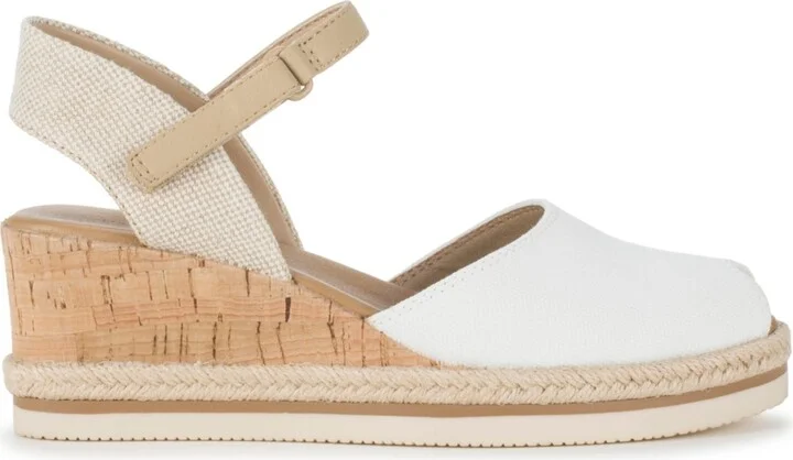 Baretraps Women's Acadia Peep Toe Wedge Sandals - Image 2
