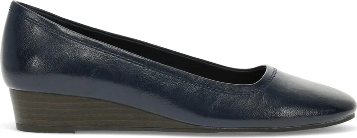 Baretraps Women's Covette Casual Flats - Image 2