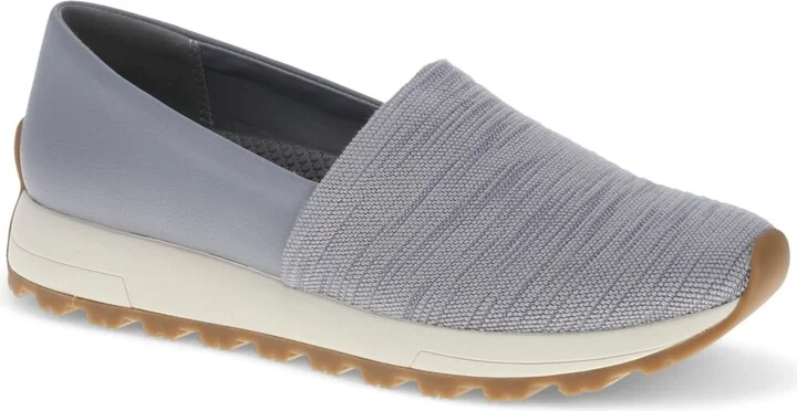 Baretraps Women's Gennie Slip On Flats
