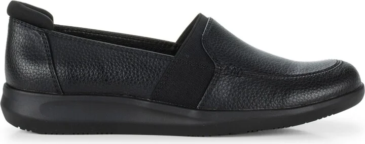 Baretraps Women's Jilian Slip On Flats - Image 6
