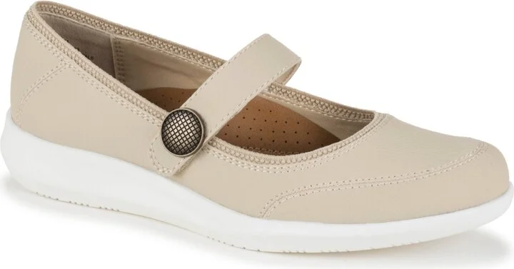 Baretraps Women's Joesie Mary Jane Flats