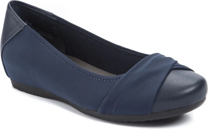 Baretraps Women's Mitsy Slip On Flats