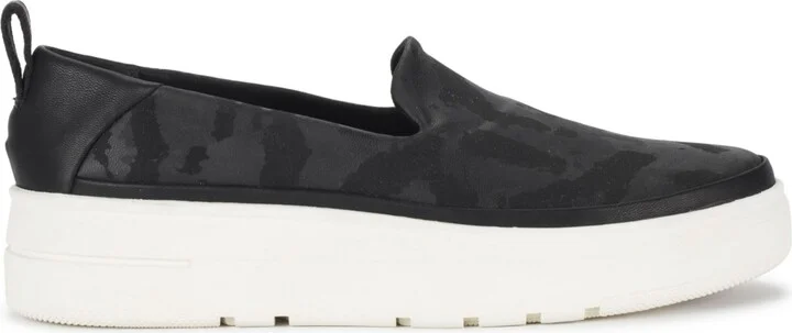 Baretraps Women's Nevin Slip-on Sneaker - Image 2