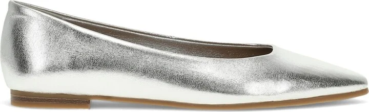 Baretraps Women's Rhonda Casual Flats - Image 6