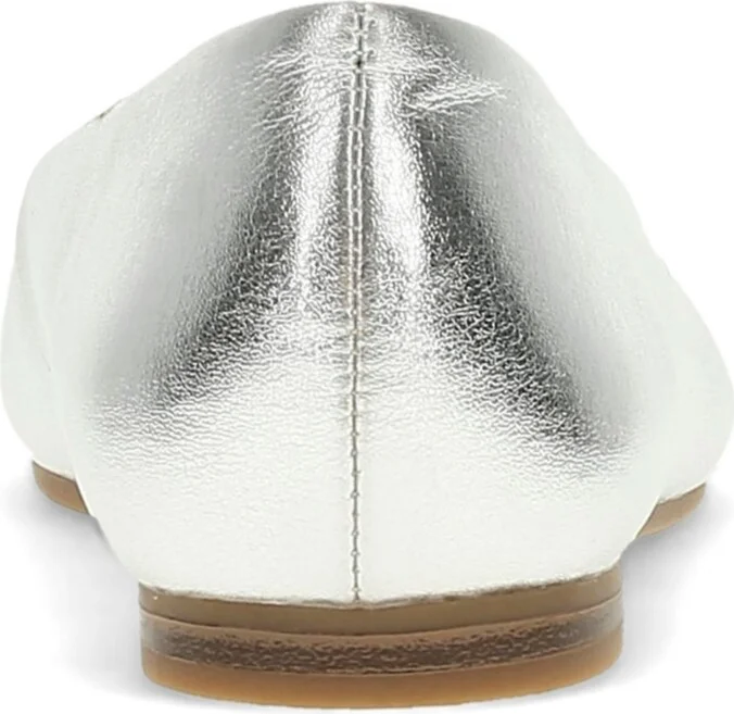 Baretraps Women's Rhonda Casual Flats - Image 7