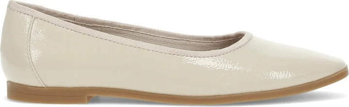 Baretraps Women's Tania Casual Flats - Image 11