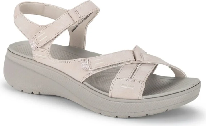 Baretraps Women's Tracey Wedge Sandals