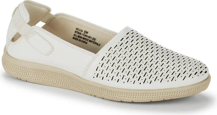 Baretraps Women's Viccia Slip On Flats