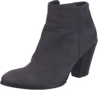 Barney's New York - Image 2