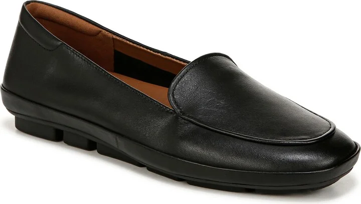 Bashful Loafer