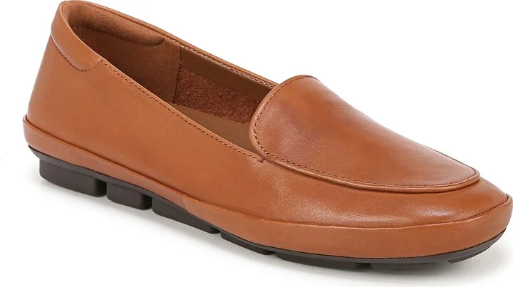 Bashful Loafer