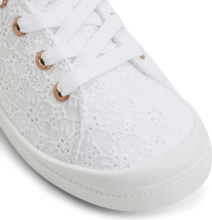 Bayshore Plus Sneaker - Image 9