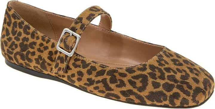 BCBGeneration Harpin Flat