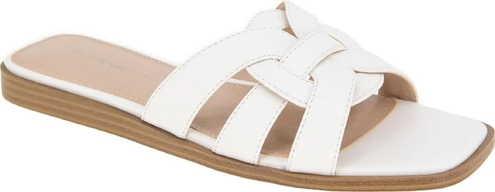 BCBGeneration Women's Everyday Sandal Flat
