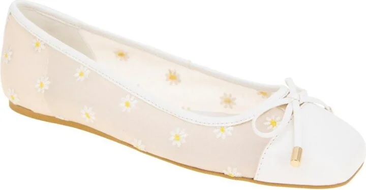 White Daisy