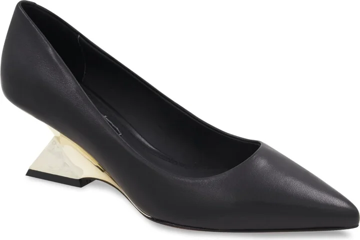 BCBGMAXAZRIA Women's HALISTON Pump