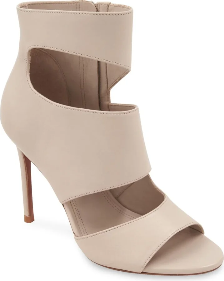 BCBGMAXAZRIA Women's SURALI Heeled Sandal