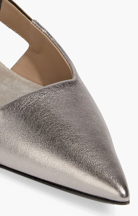Bead-embellished metallic textured-leather point-toe flats - Image 4