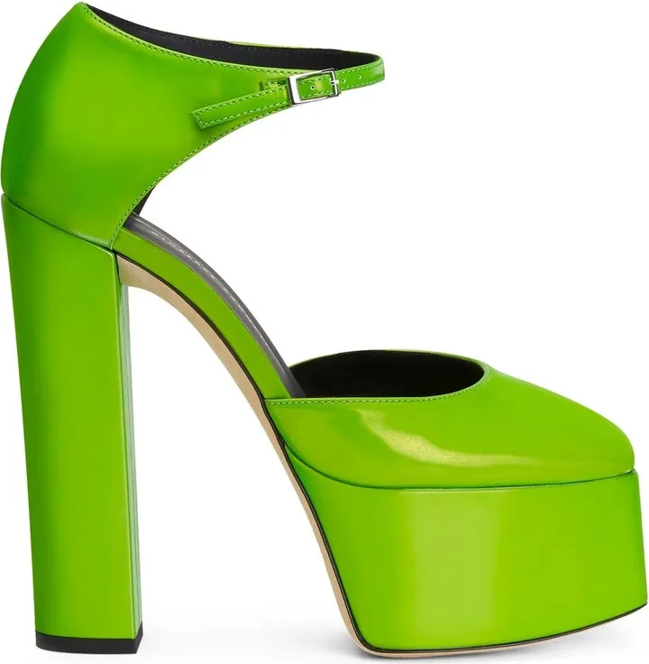 Bebe platform pumps